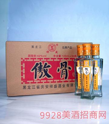 【三亿体育】英国女生每月花上万英镑 称“全英国人都很有钱”(图)(图1) 三亿体育手机版